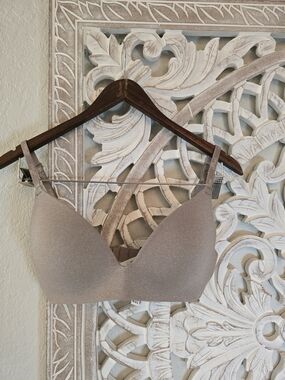 PINK Victoria's Secret Seamless Wireless Taupe Bra 32D